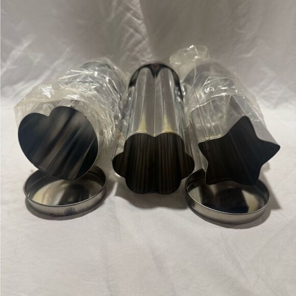 Vintage set of 3 fun shape baking tubes - Picture 2 of 13